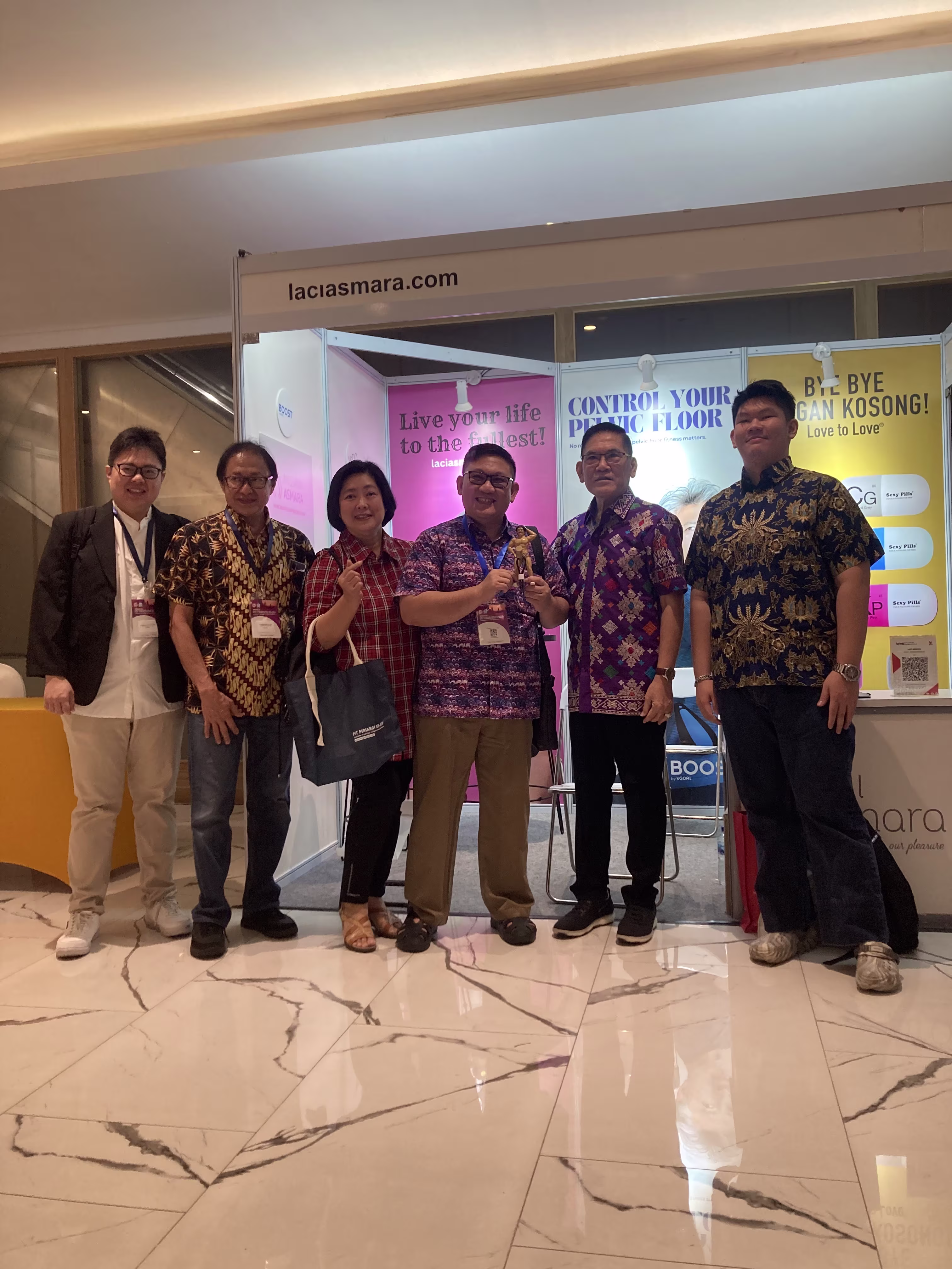 Visitors gathered at the Laciasmara booth during PIT PERSANDI XIV 2023