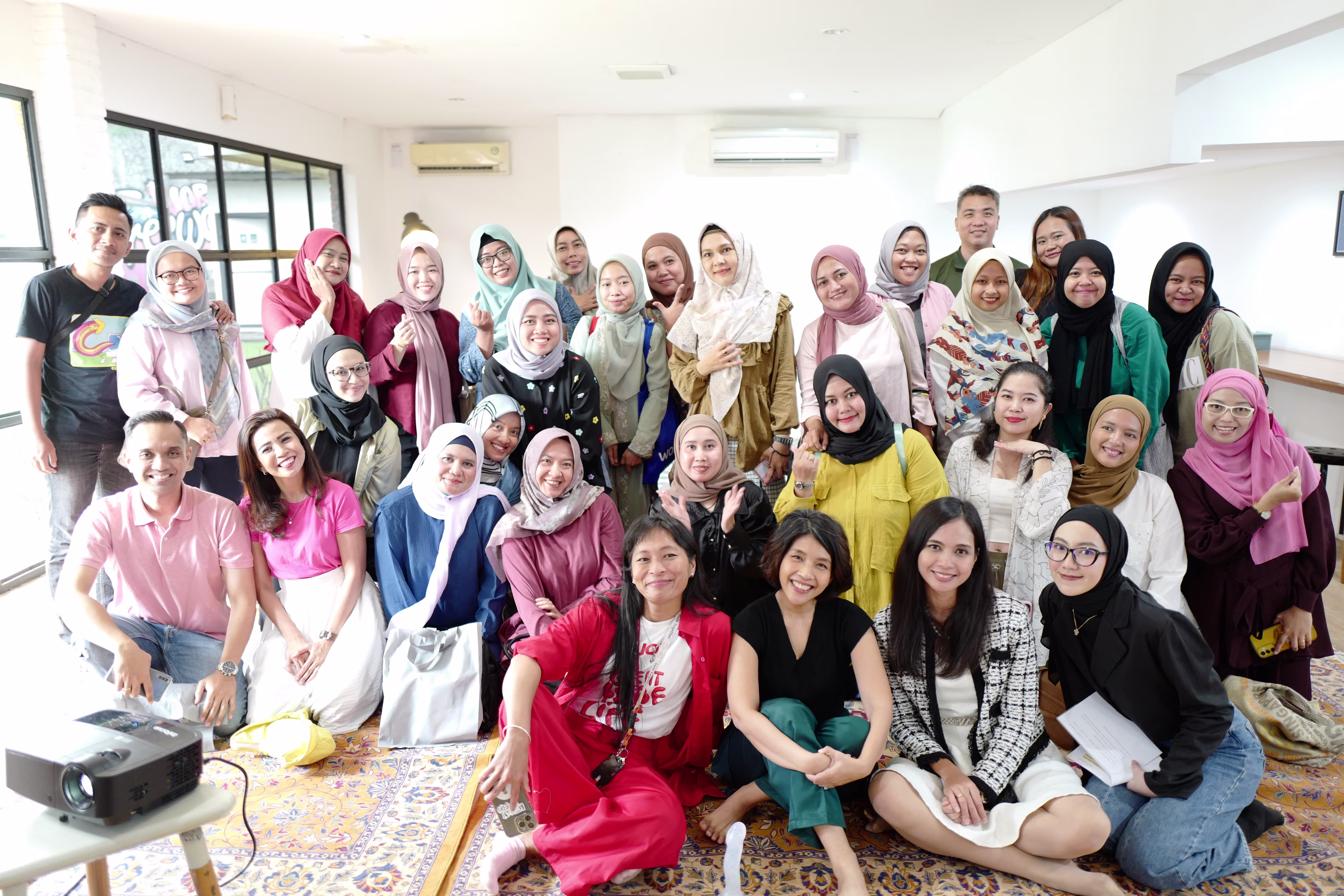 Group photo after Mommies Daily 2025 event