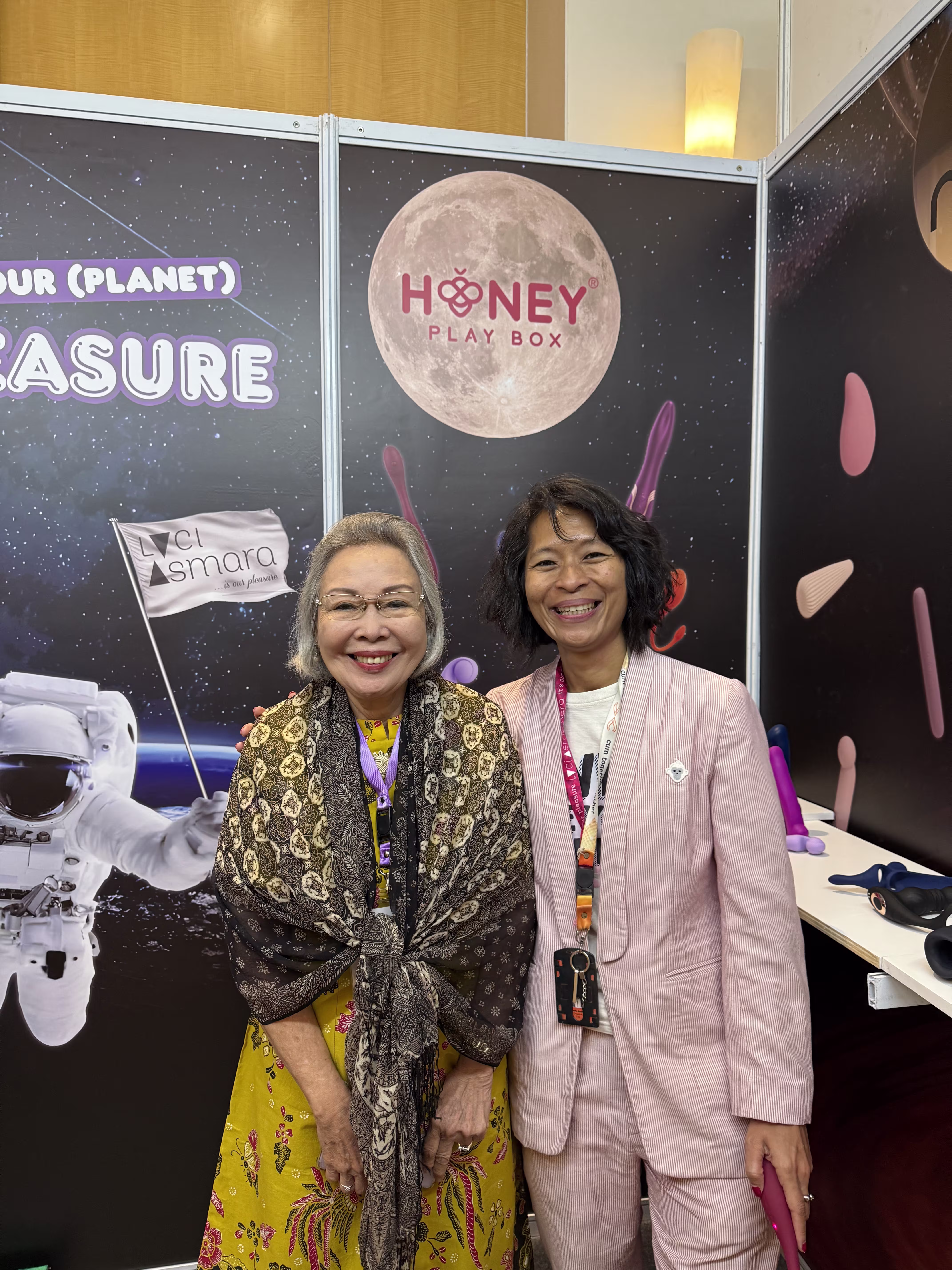 Rendra susanti with SIMNAS ASI attendant on Laciasmara Booth
