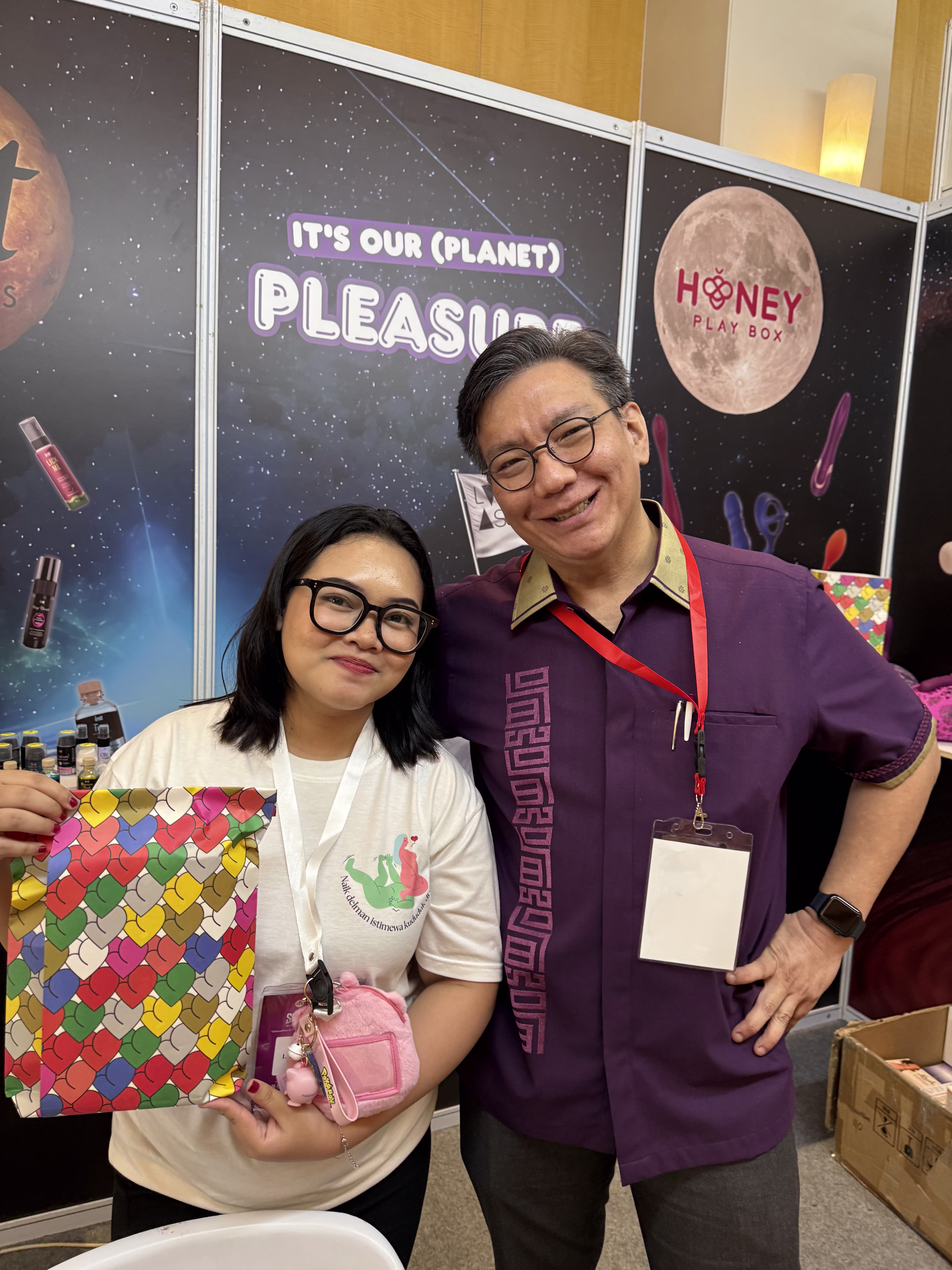 Inez from laciasmara and andrology doctor at Laciasmara booth