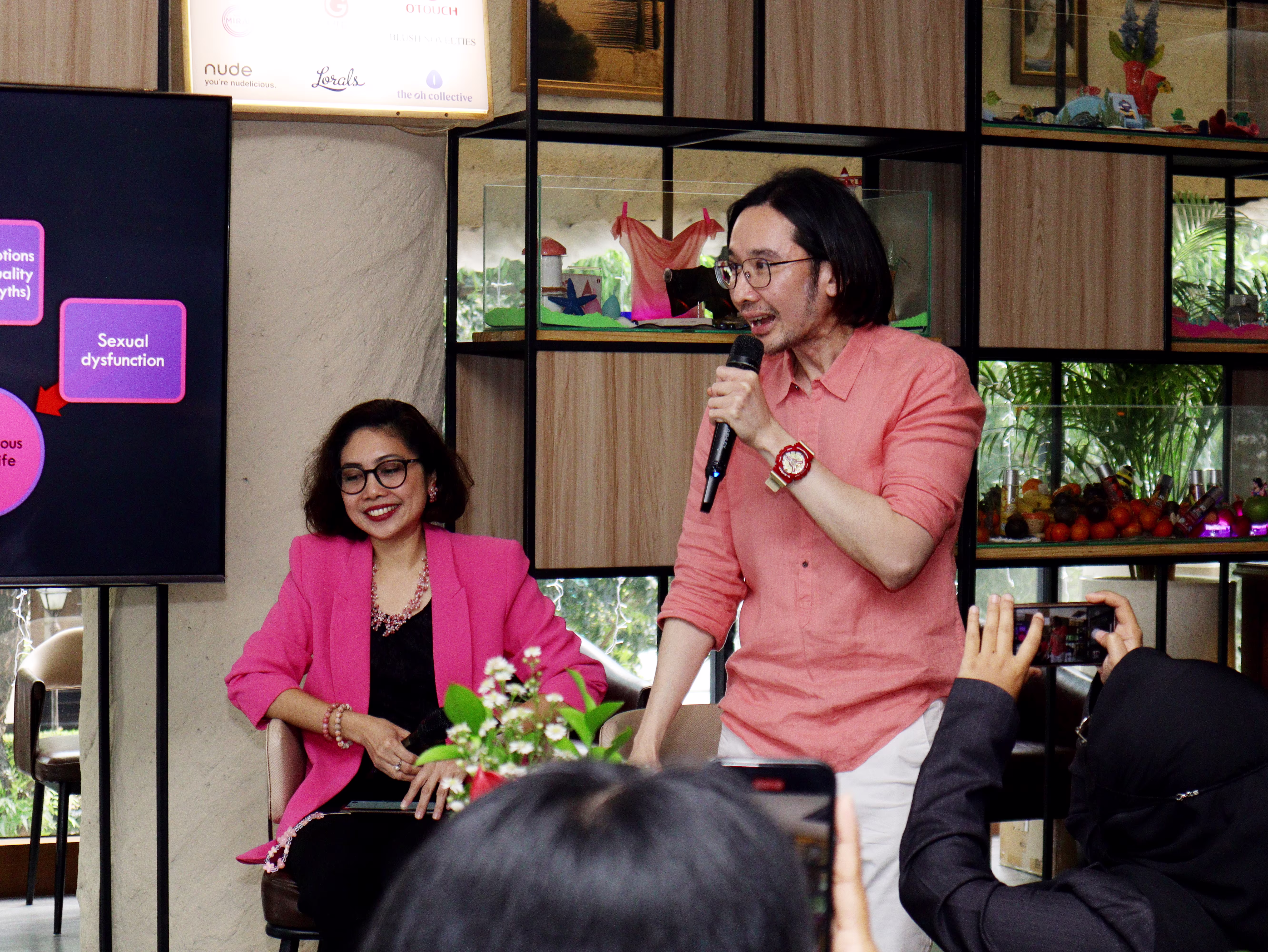 dr. Haekal Anshari, M. Biomed (AAM) speaking on stage during a session at the Dasa Asmara Bersua event by Laciasmara
